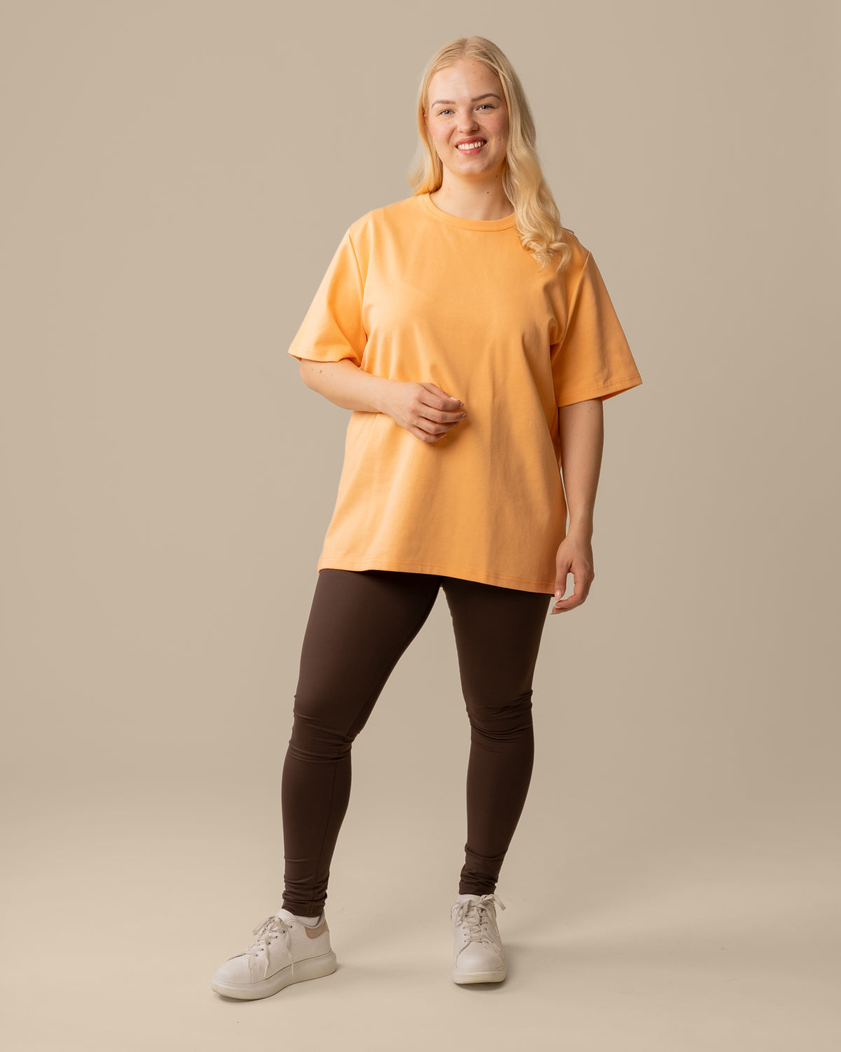 Ajaton t-paita, aprikoosi