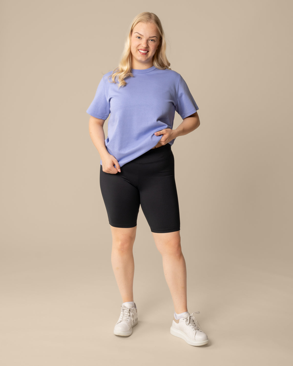 Biker shortsit, musta