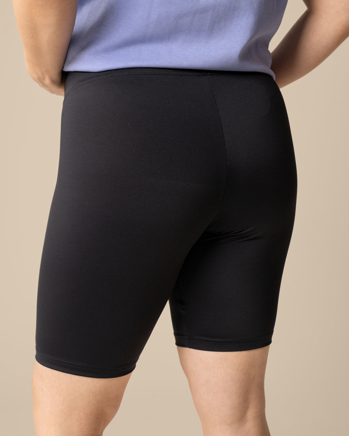 Biker shortsit, musta