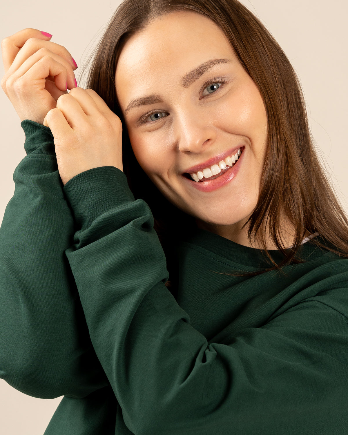 College, tummanvihreä