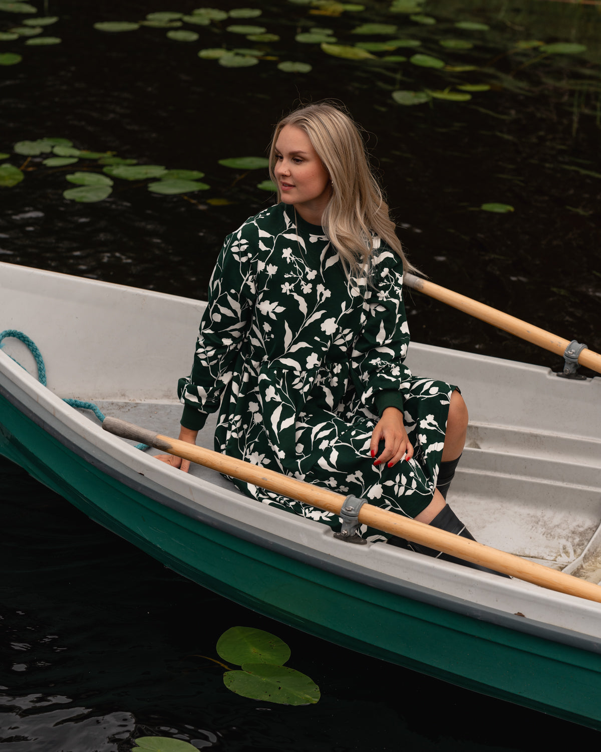 Varjot pitkähihainen mekko vihreä