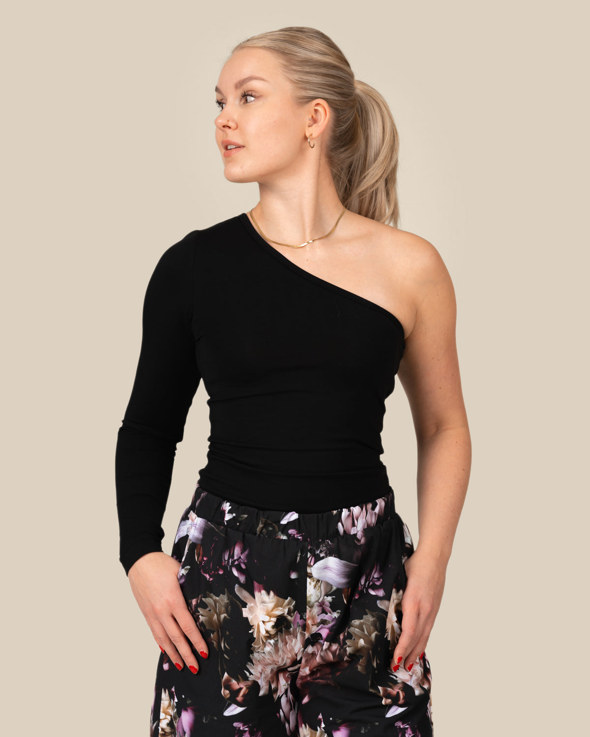 Yksiolkaiminenpaita, musta Toive.