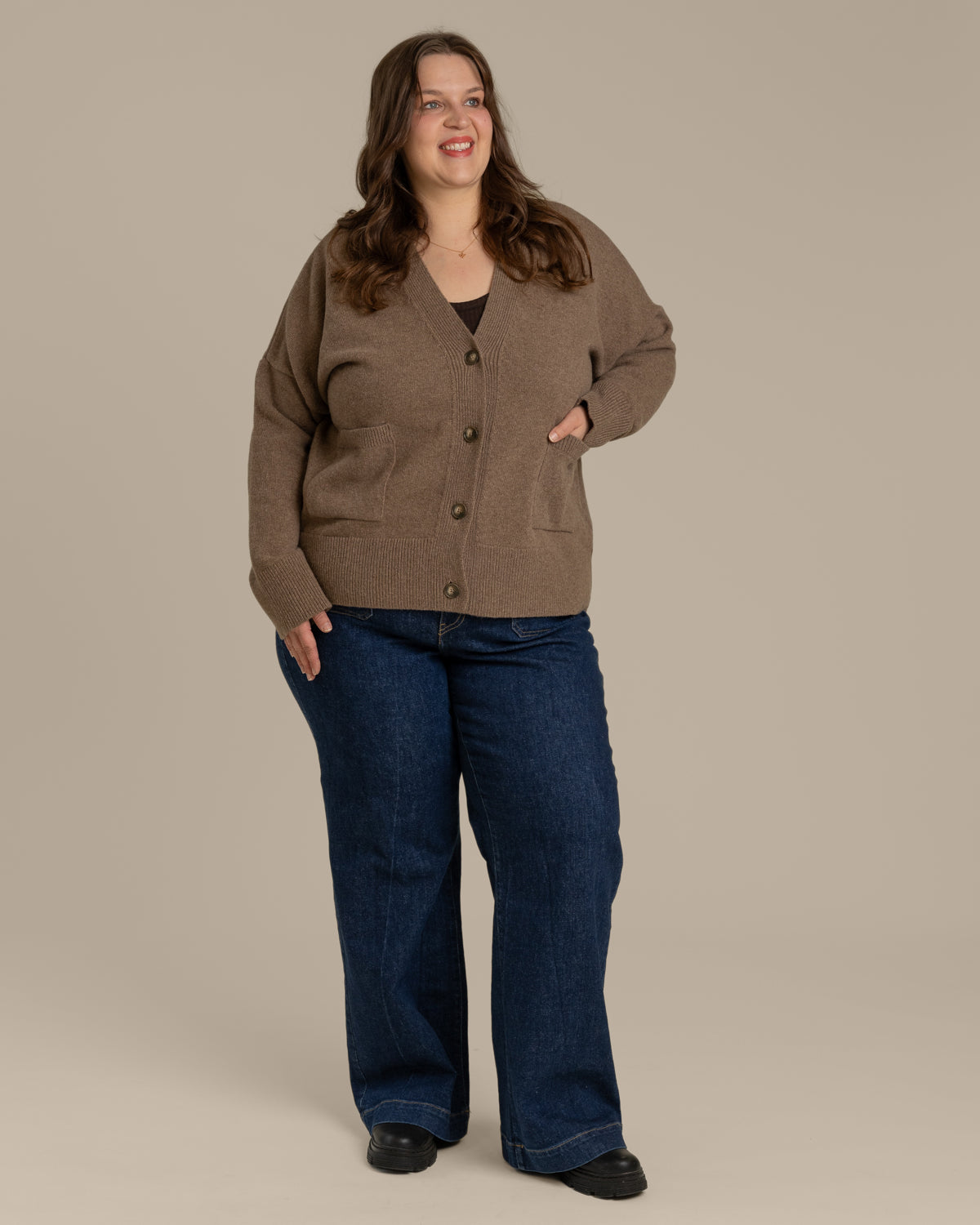 Kaste cardigan, medium brown