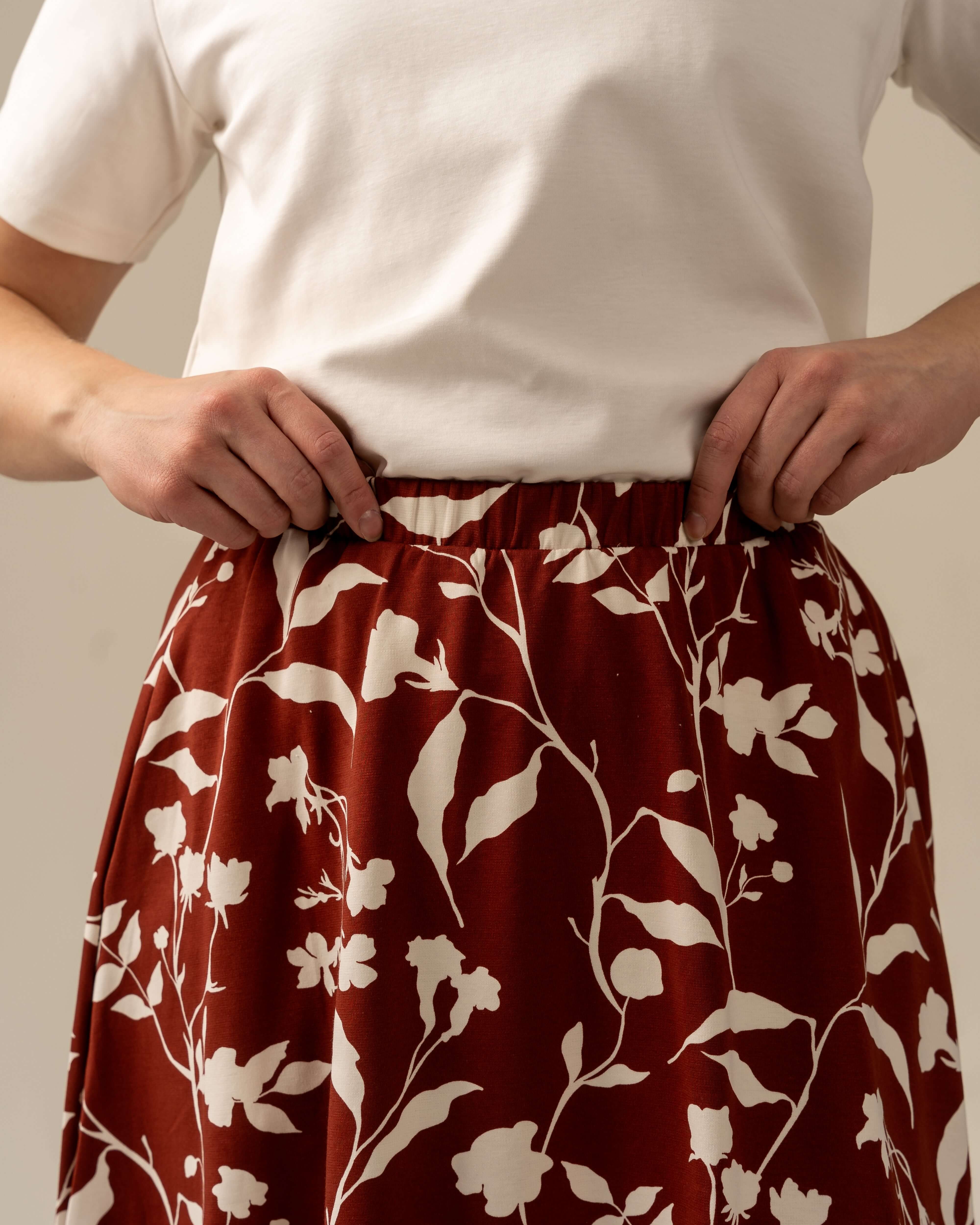 Kellotettu hame, Varjot mahonki Toive.