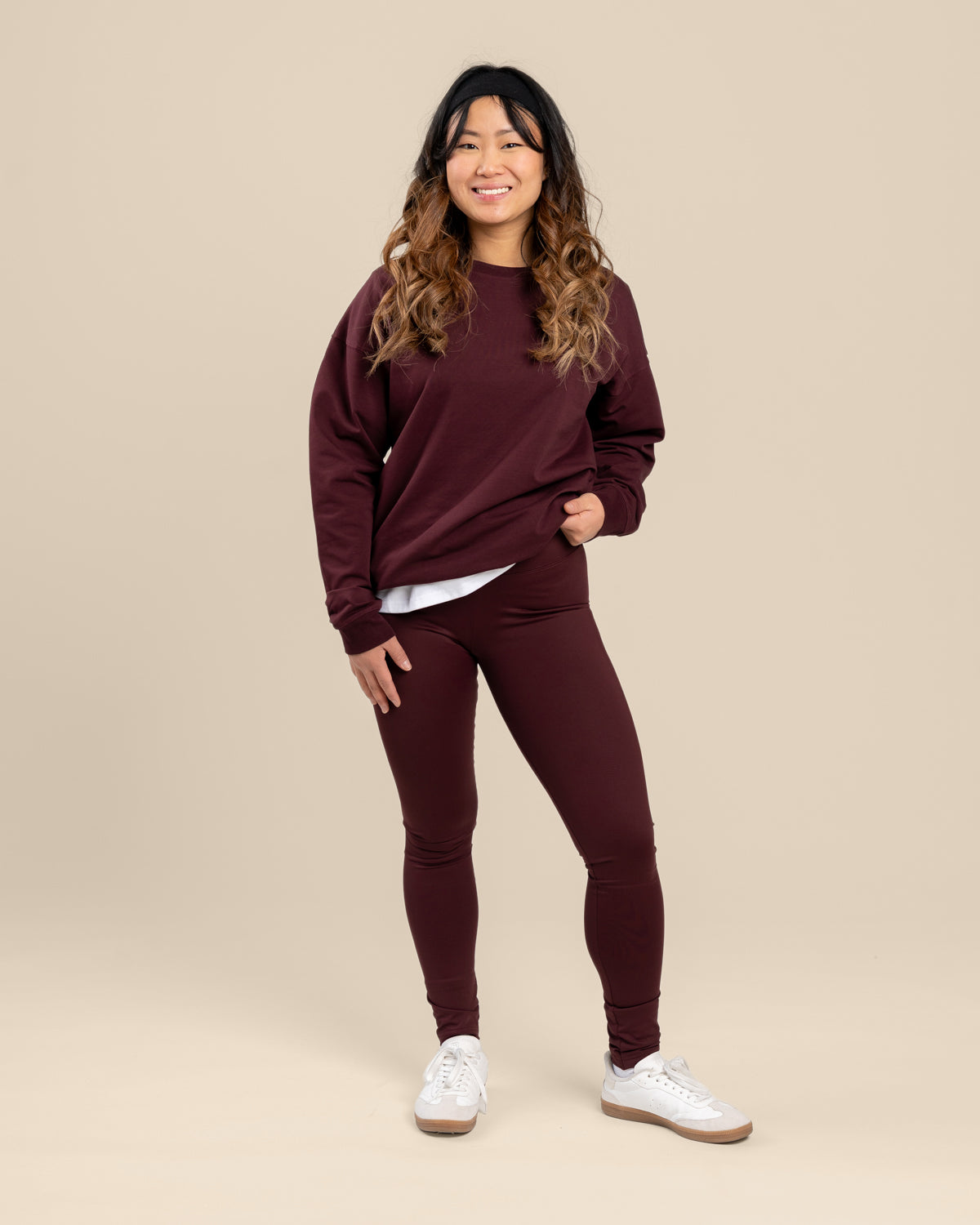 Viininpunaiset leggingsit