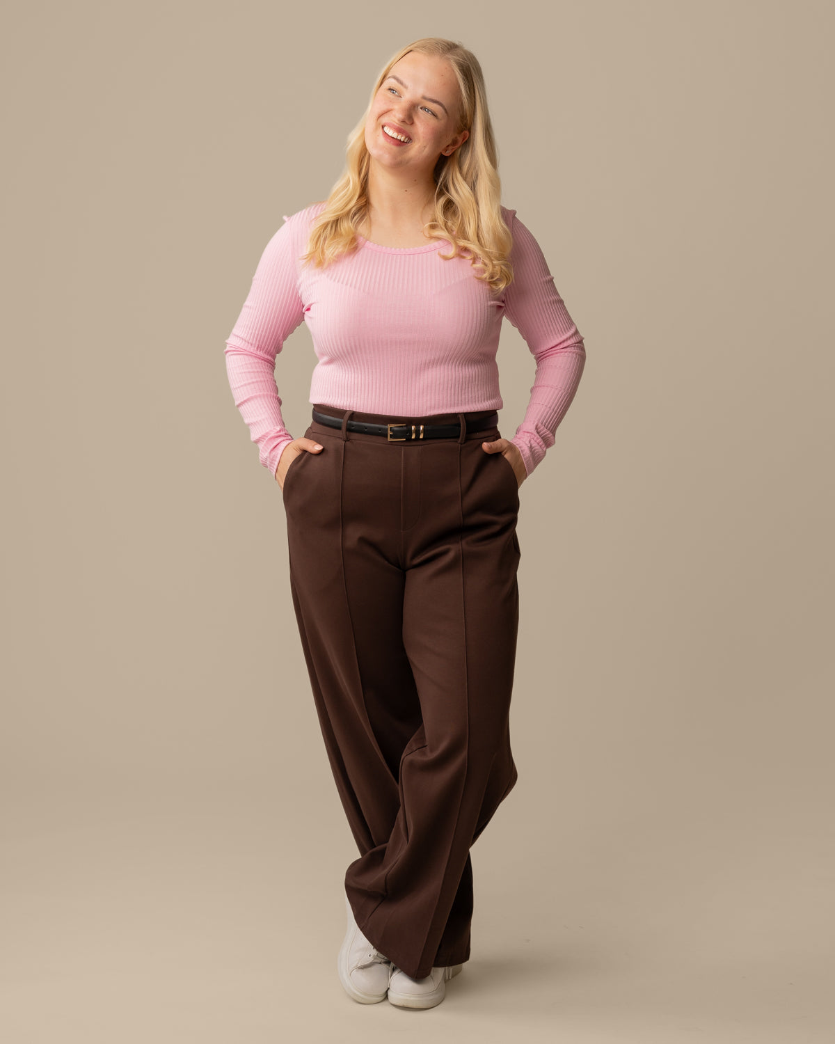Laskoshousut leveät pitkä, tummanruskea
