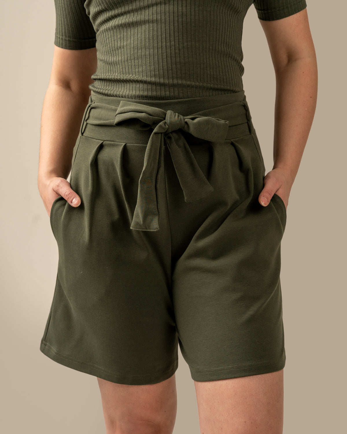 Mukava shortsit, khaki Toive.