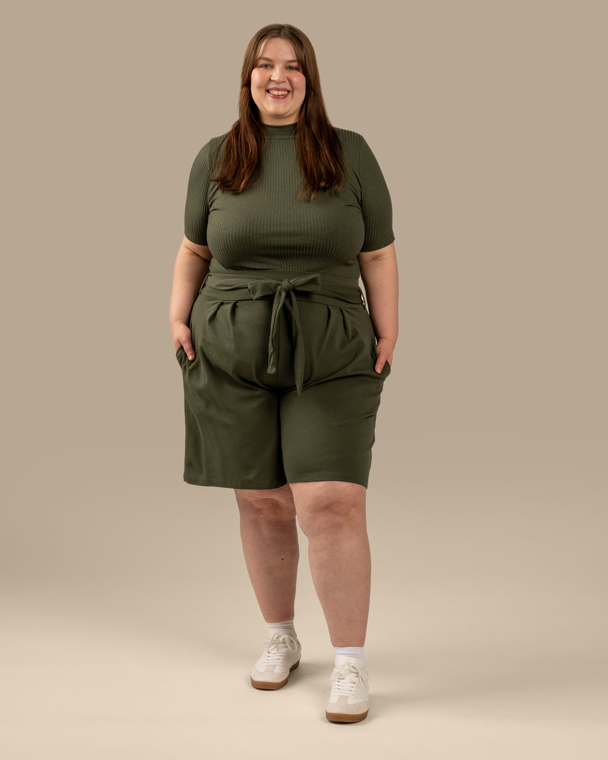 Mukava shortsit, khaki Toive.