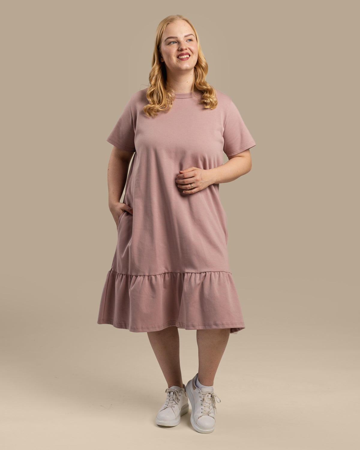 Poimuhelmainen mekko, roosa Toive.