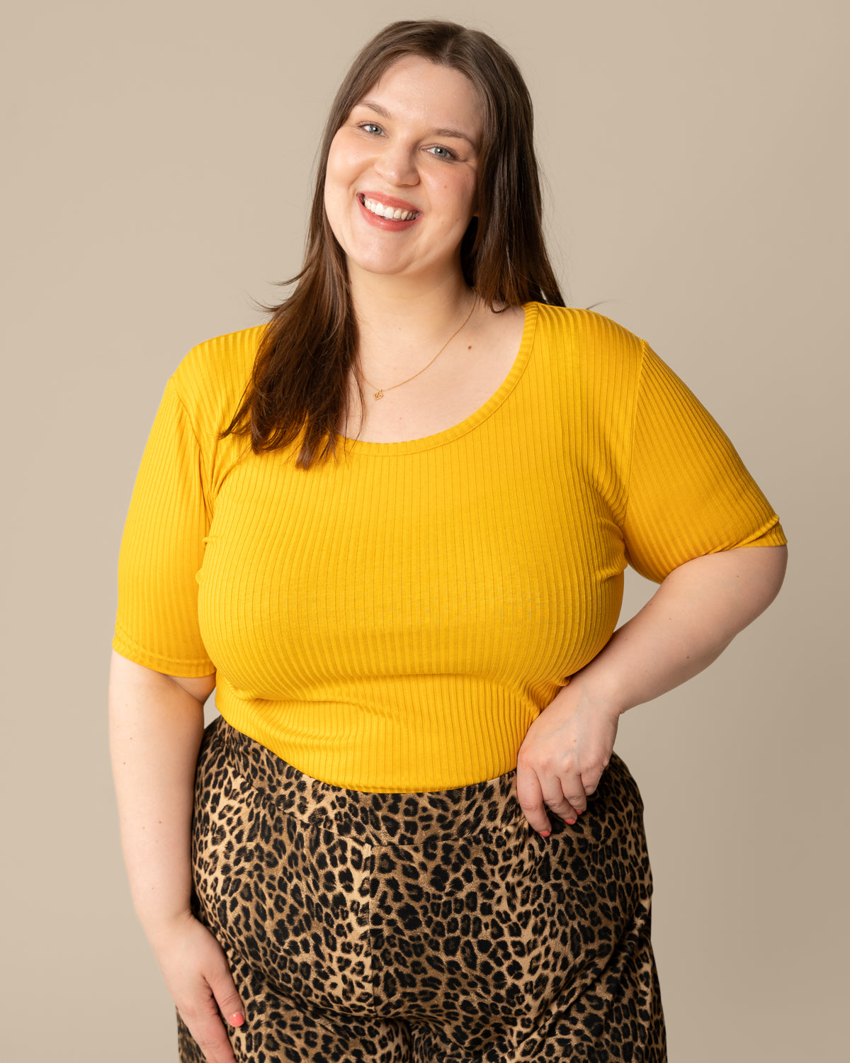 Ribbi t-paita avara, meripihka