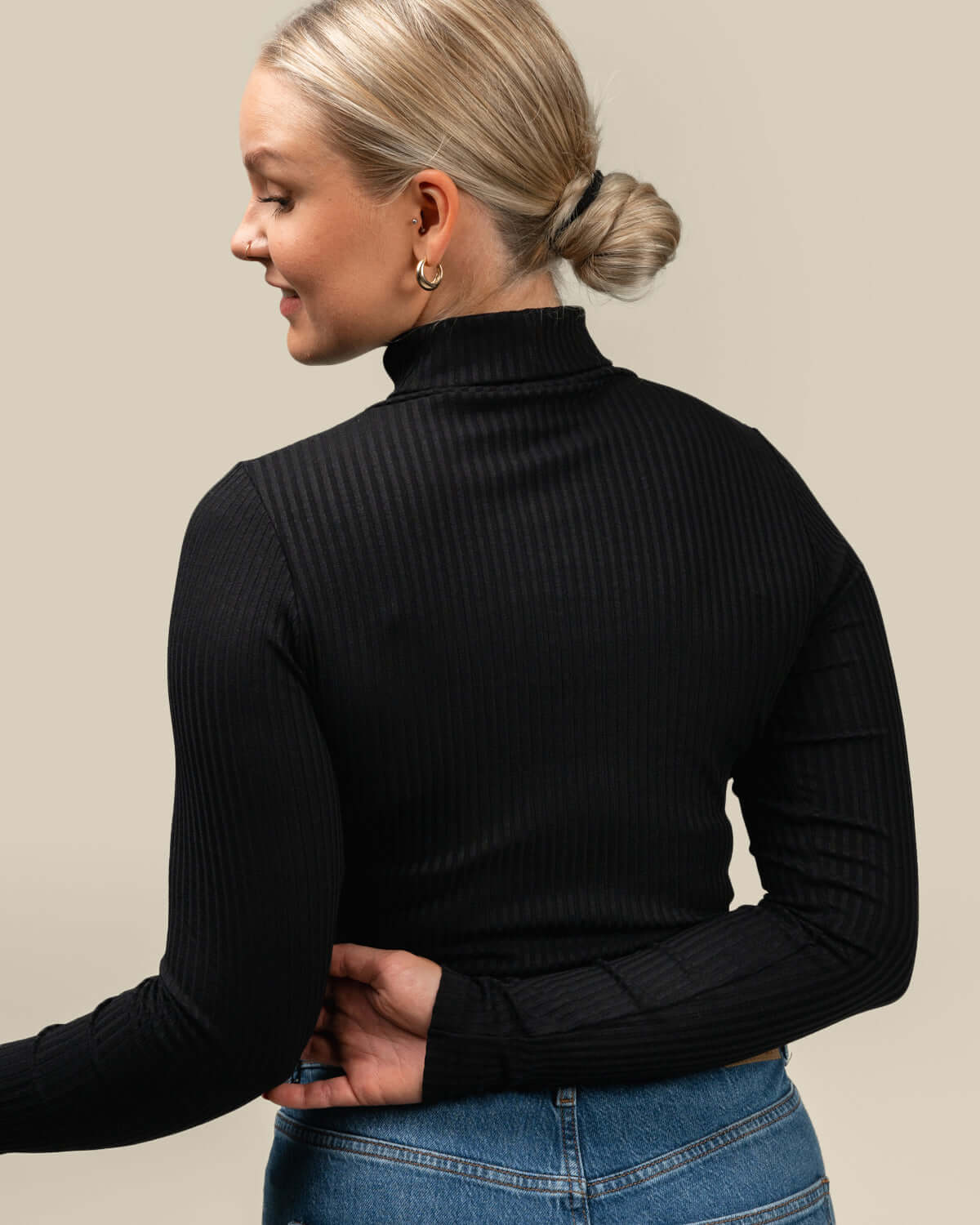 Ribbipoolo, musta Toive