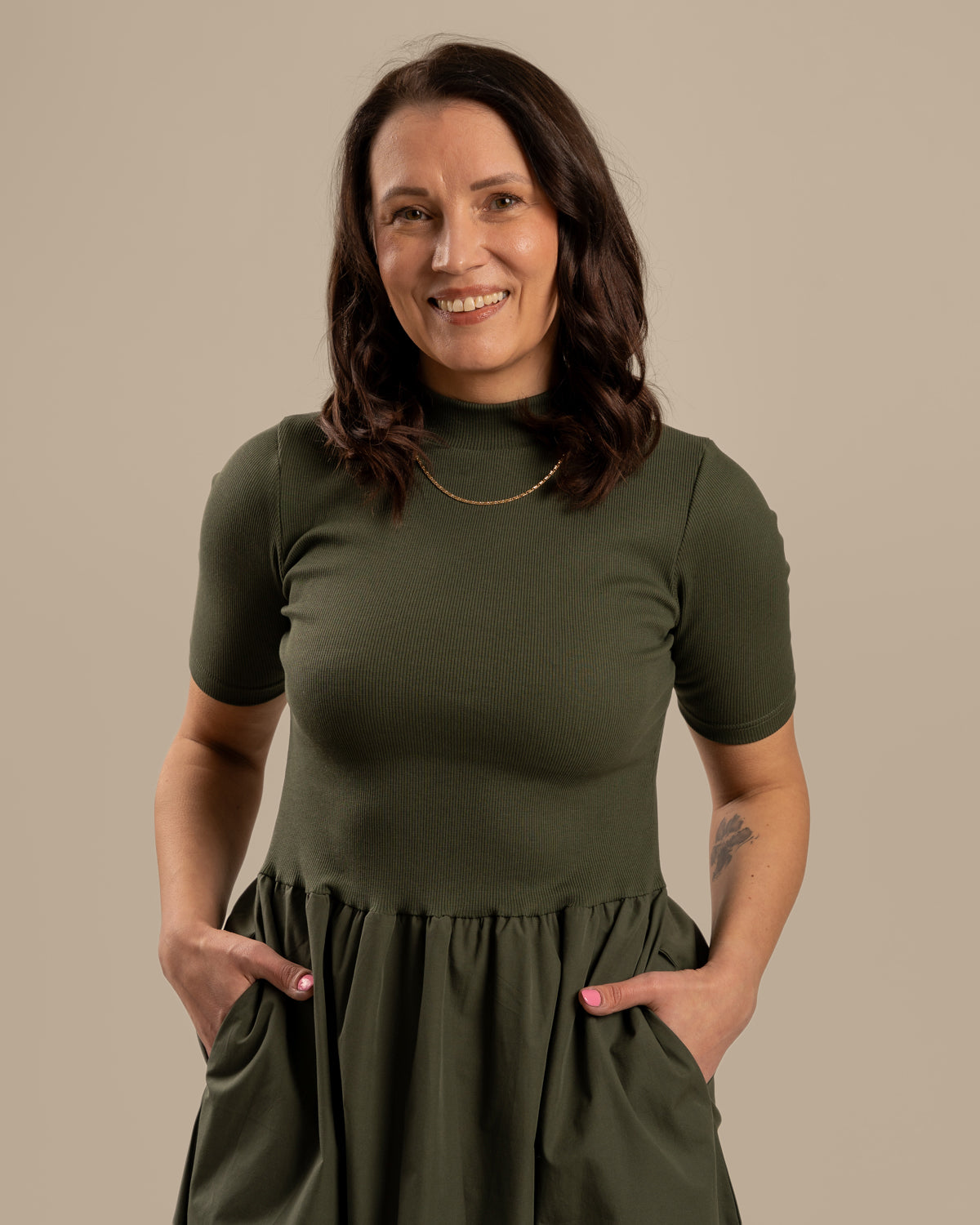 T-paitamekko popliini, khaki Toive.