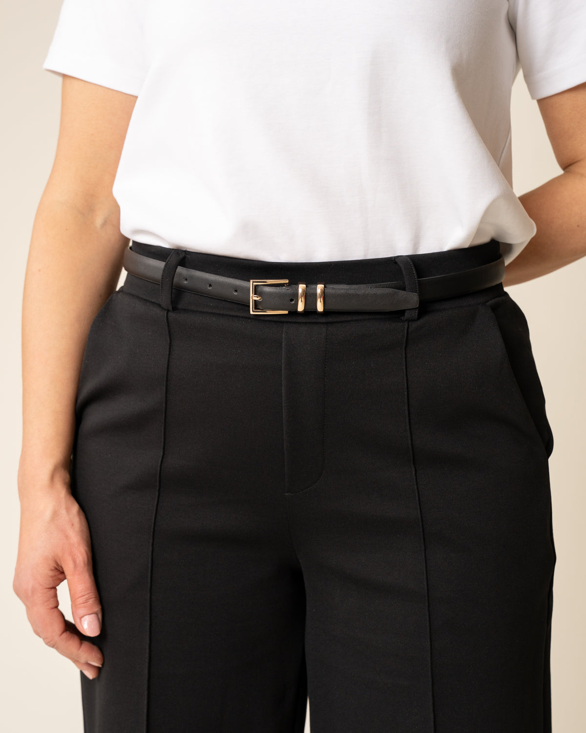 Mustat leveät laskoshousut puuvilla-elastaania