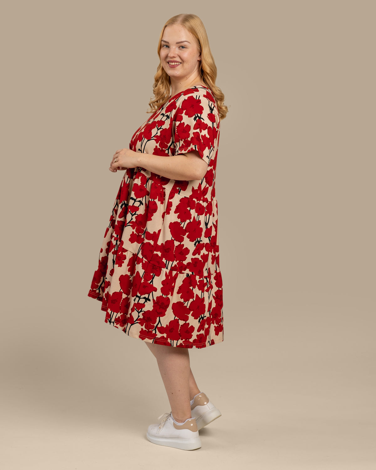 V-pääntiemekko, Valmut Toive.