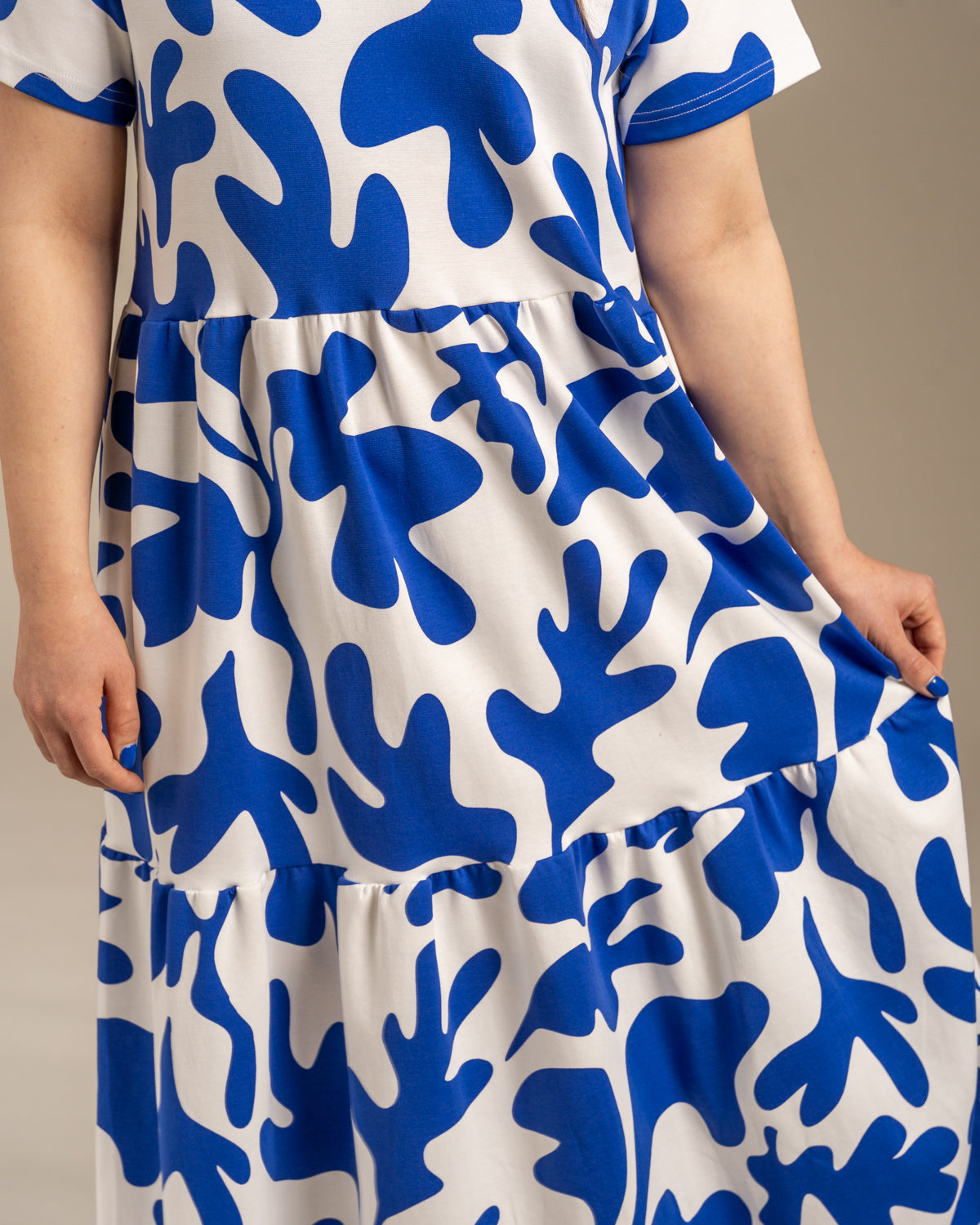 V-pääntiemekko pitkä, Como Toive