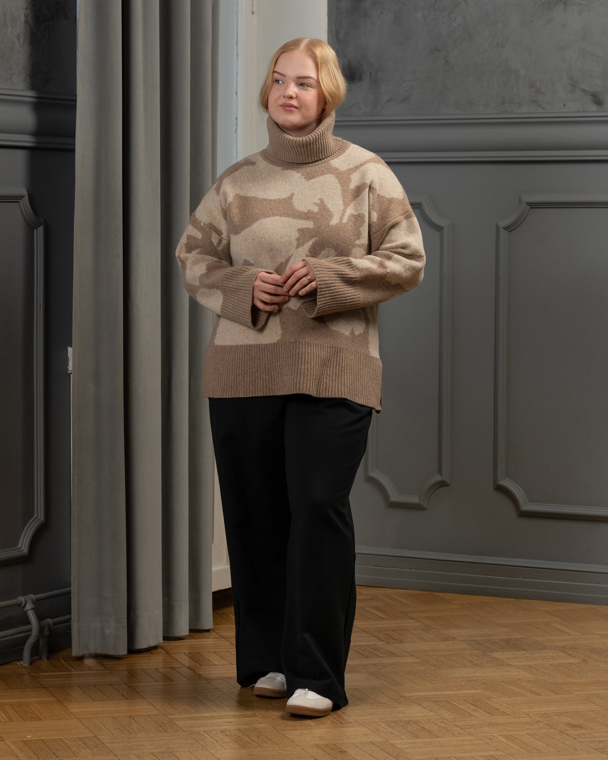 Utu pooloneule, Rauha Toive.