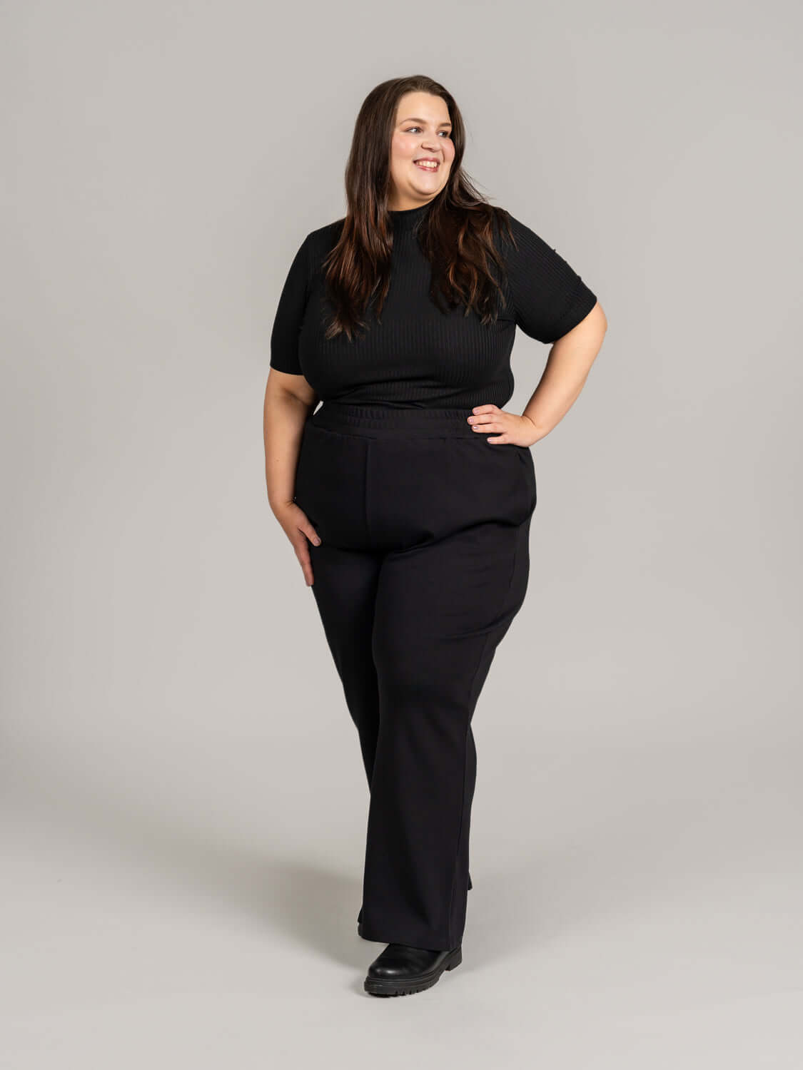 Ribbi t-paita, musta Toive.