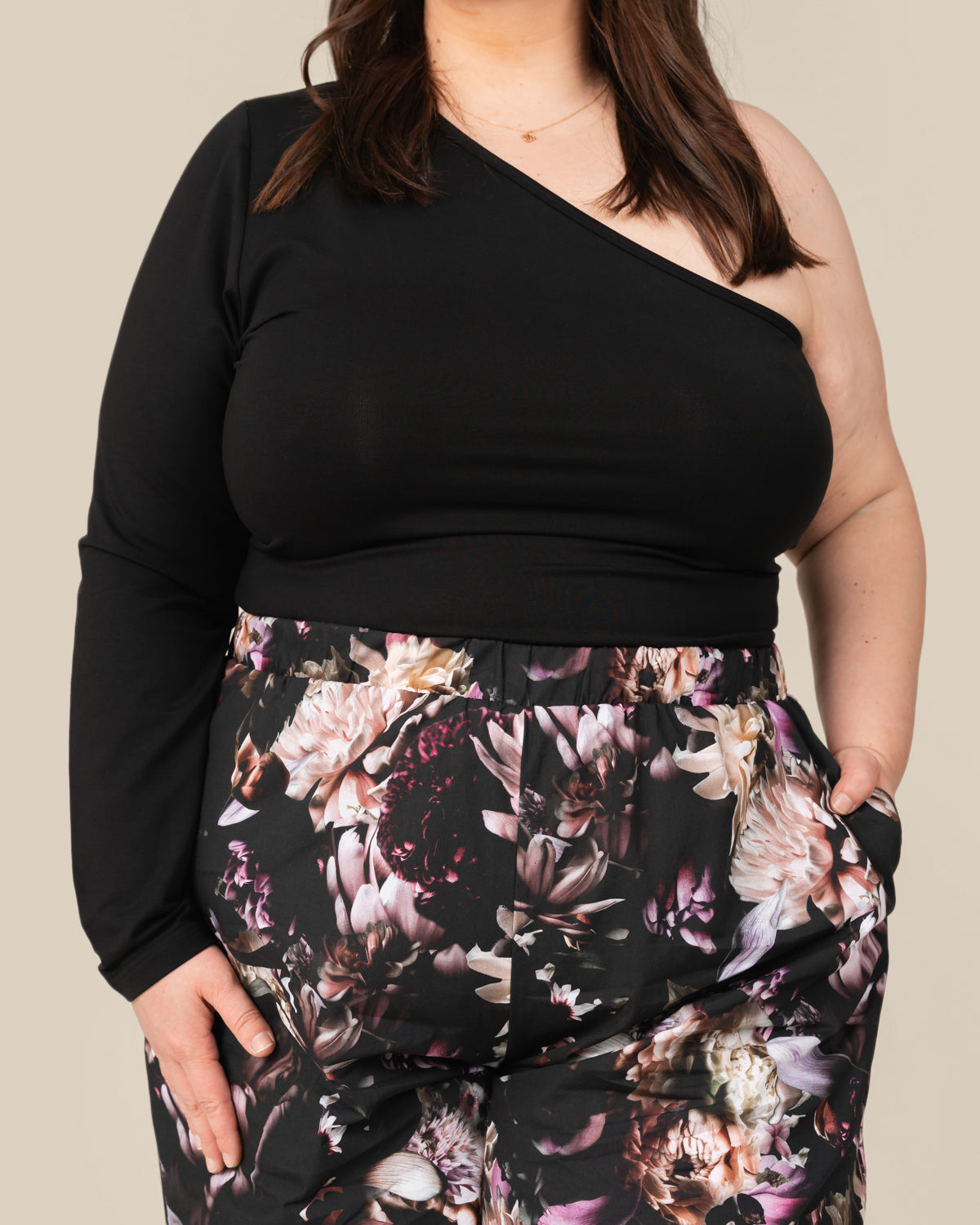 Yksiolkaiminenpaita, musta Toive.