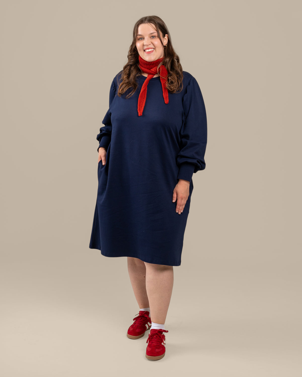 Puhvihihainen mekko, syvä tummansininen