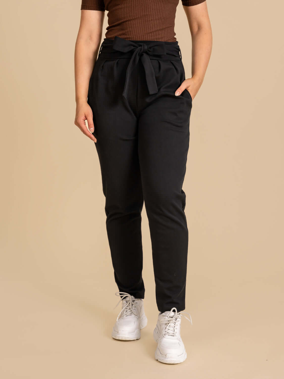 Mukava housut lyhyt, musta Toive.