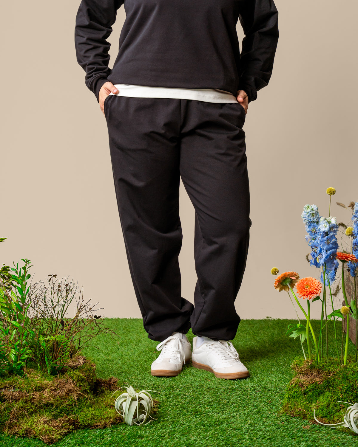 Collegehousut, musta Toive