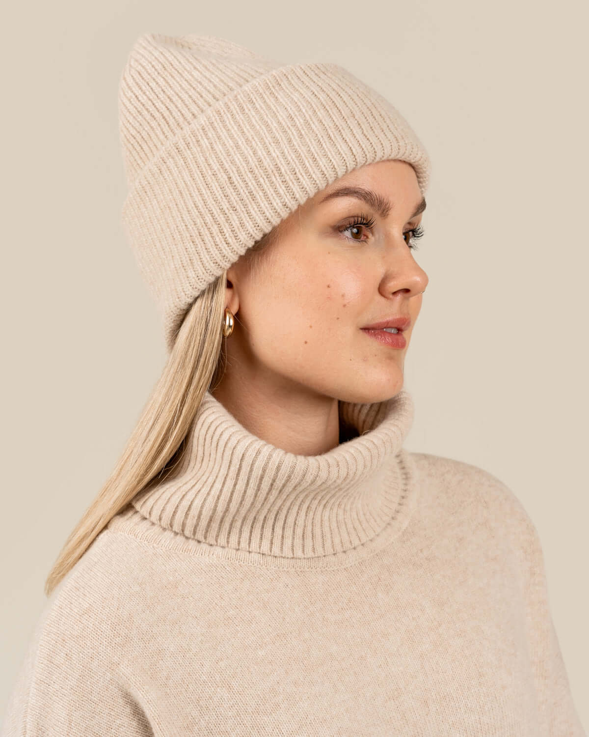 Usva pipo, beige Toive.