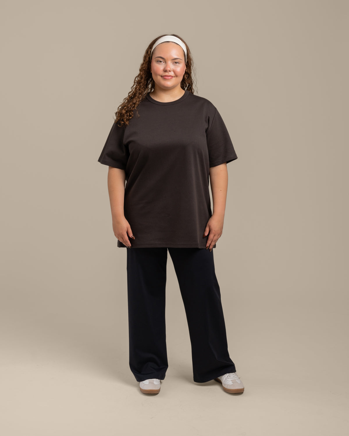 Zeitloses T-Shirt, rauchgrau