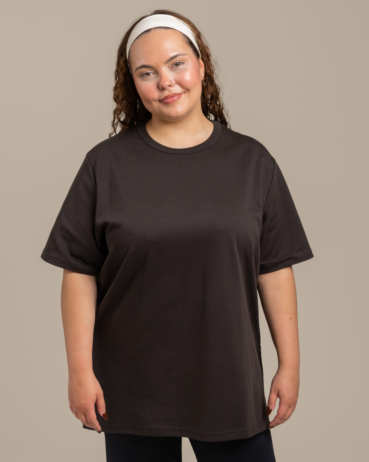 Zeitloses T-Shirt, rauchgrau