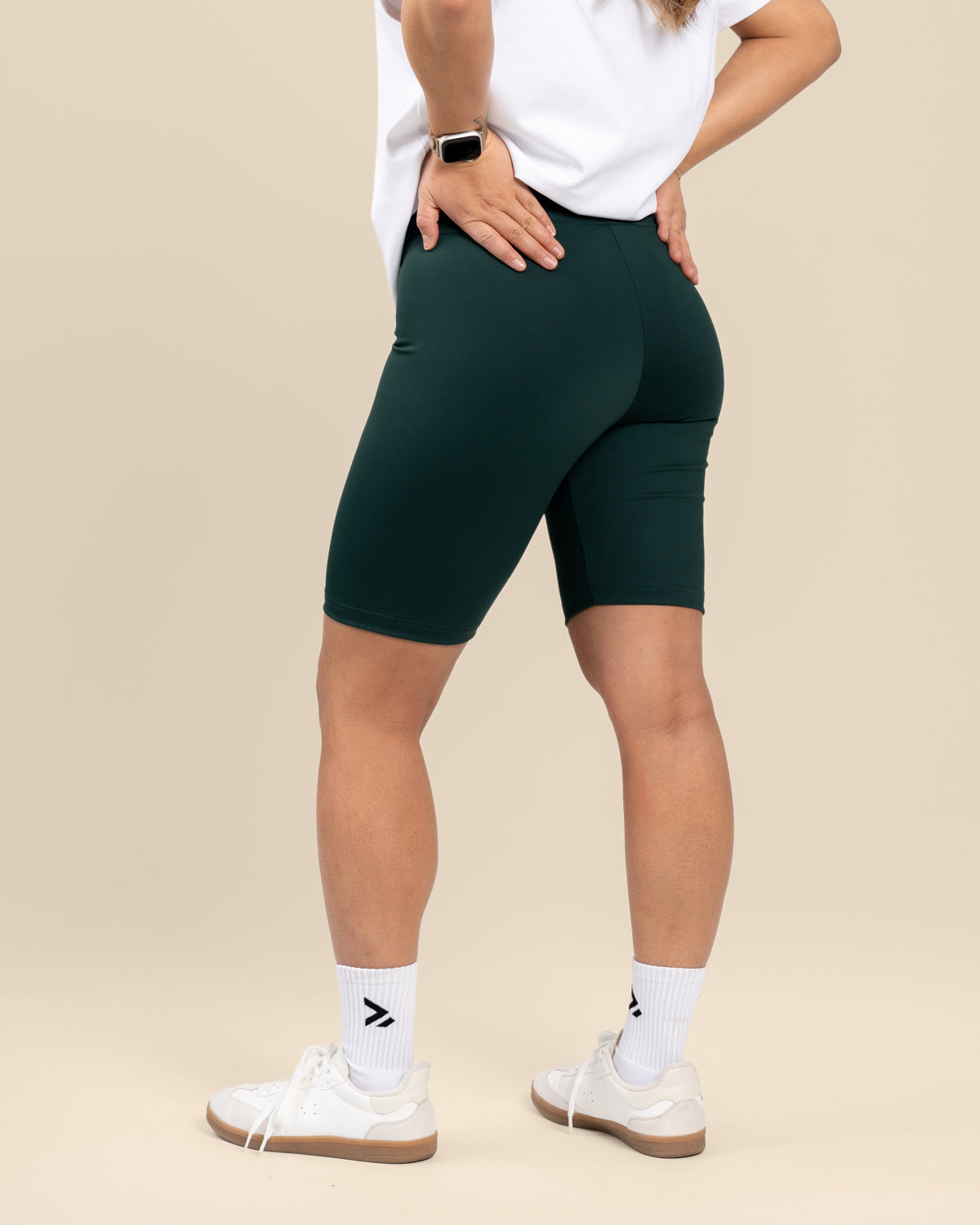 Biker shortsit, tummanvihreä