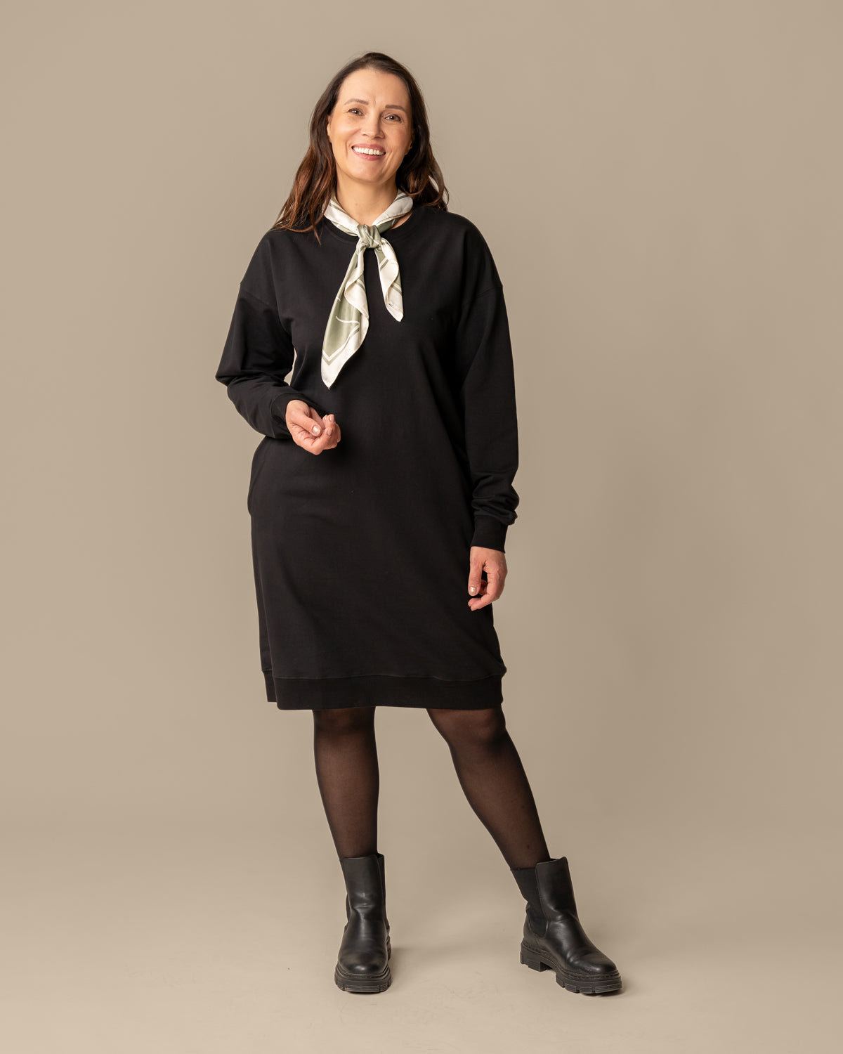 Collegemekko, musta Toive