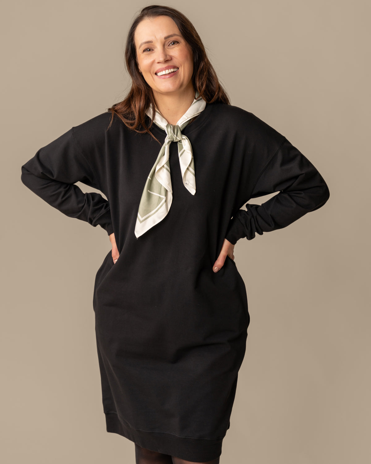 Collegemekko, musta Toive