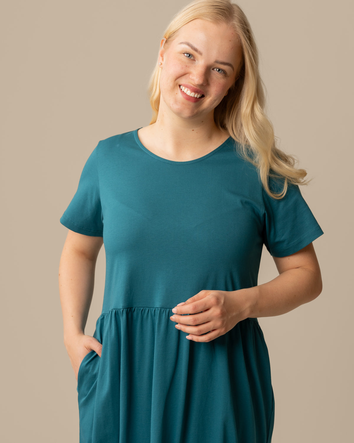 Hetki mekko, vaalea petrooli