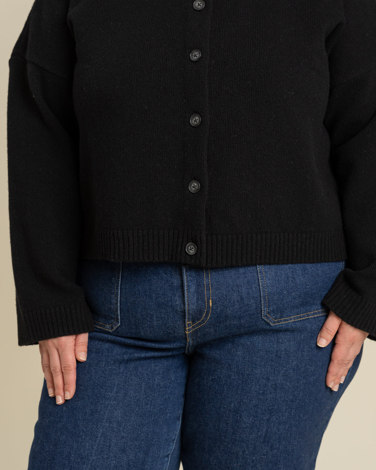 Kuura Strickjacke, schwarz