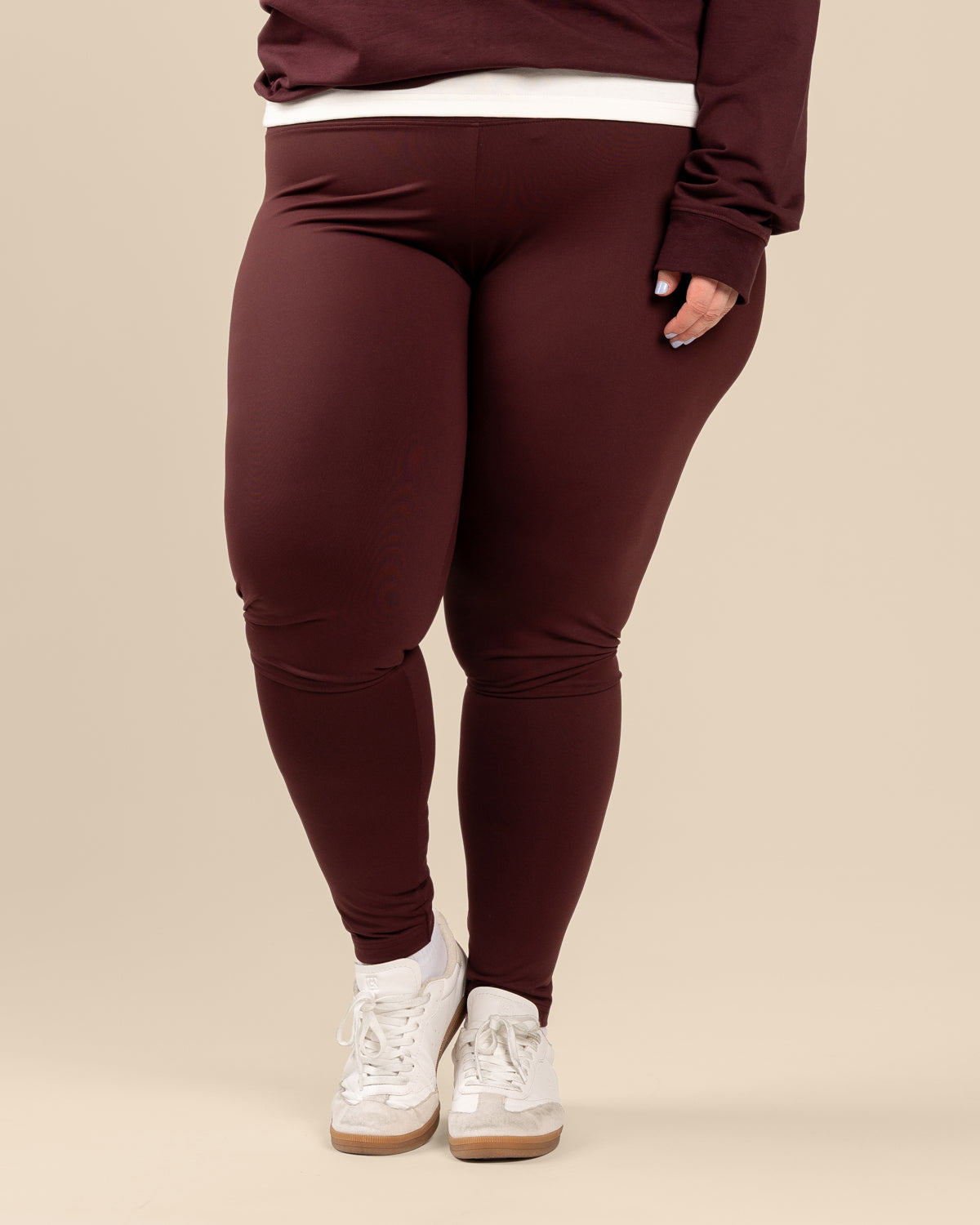 Viininpunaiset leggingsit