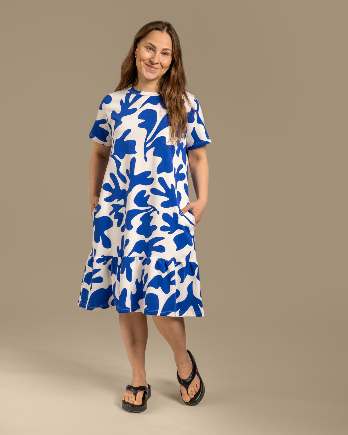 Poimuhelmainen mekko, Como