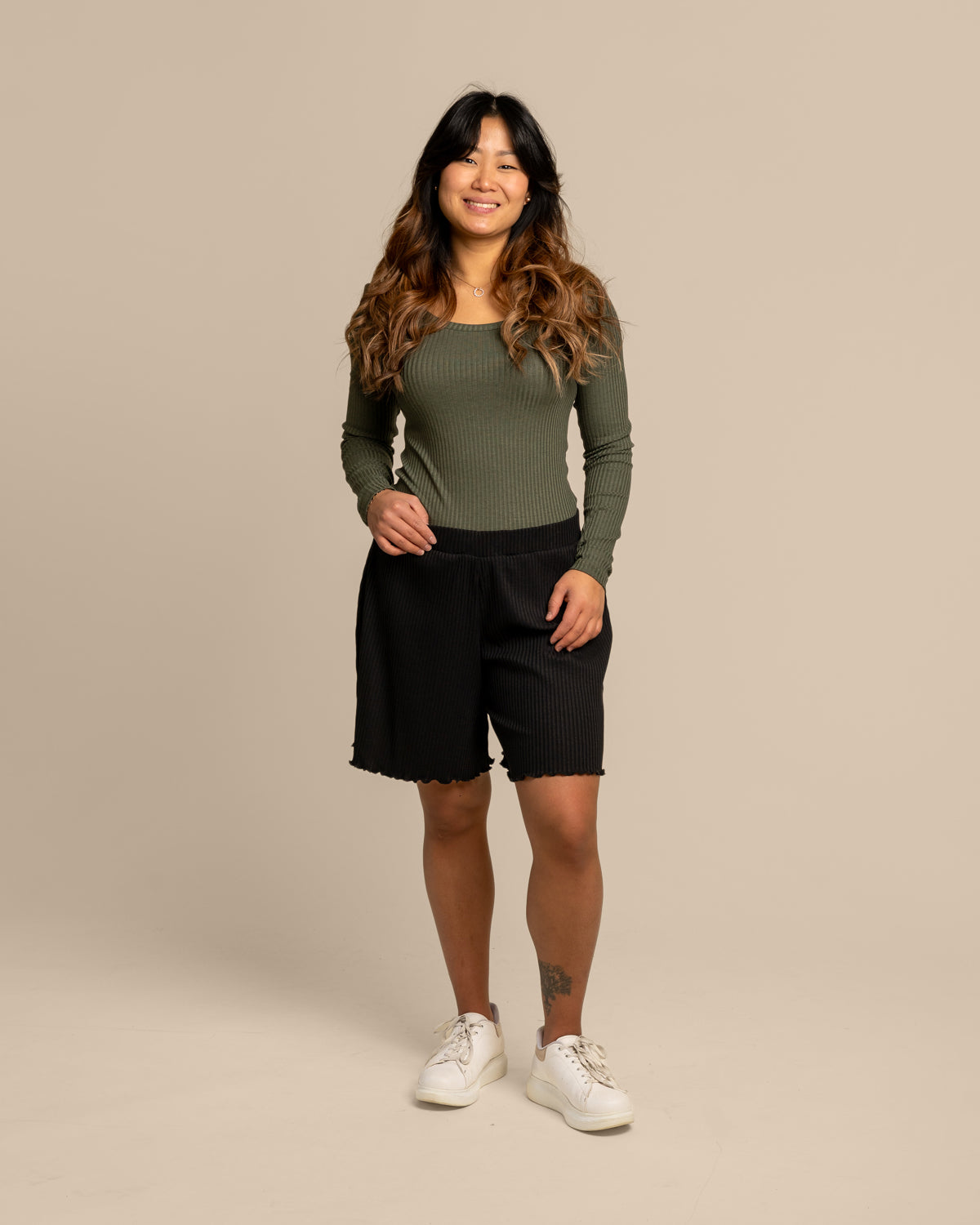 Ribbishortsit, musta