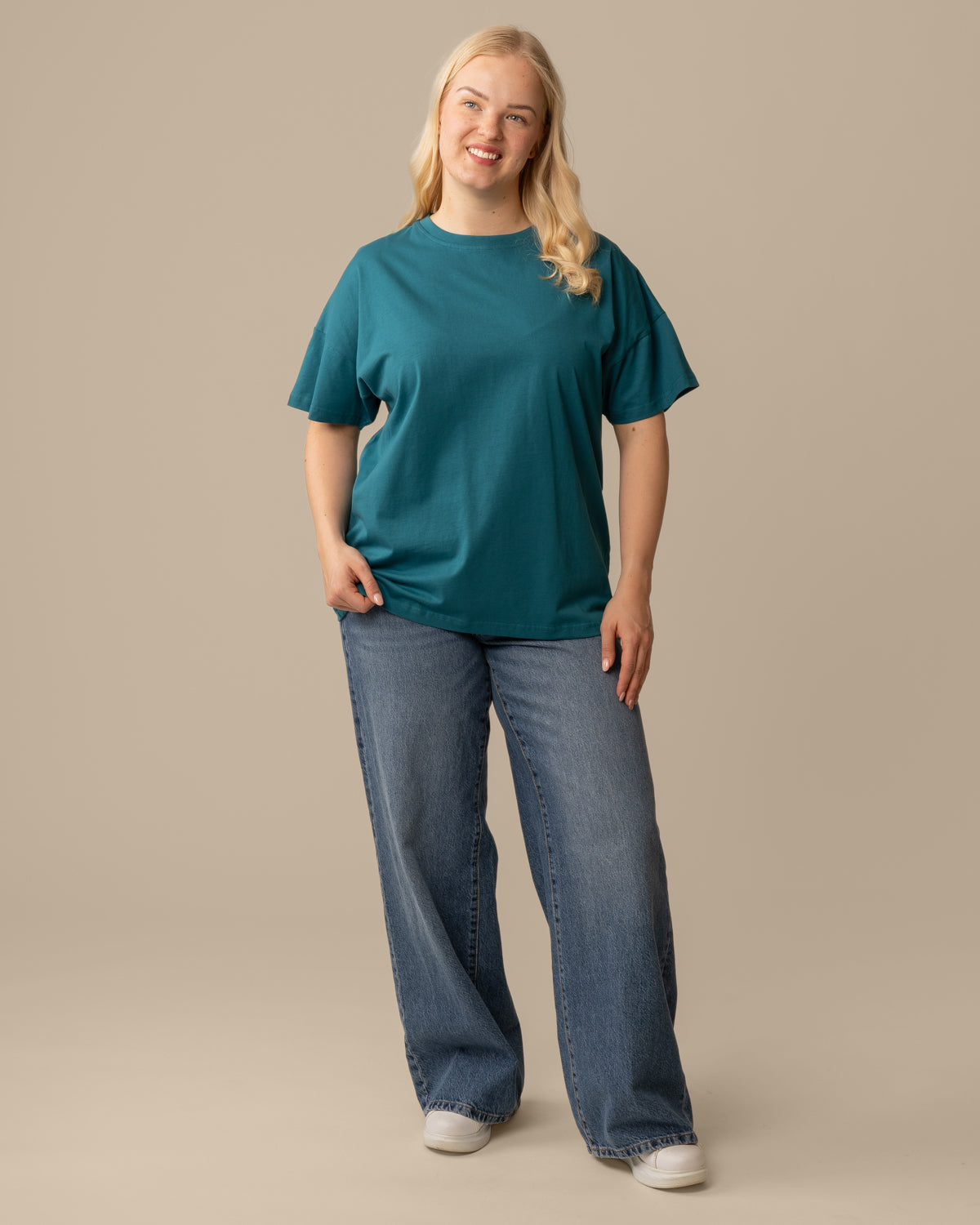 T-paita, vaalea petrooli