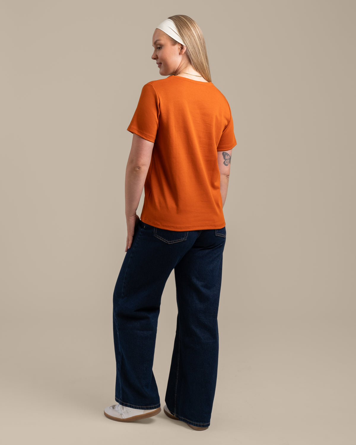 V-Ausschnitt T-Shirt, gebranntes Orange
