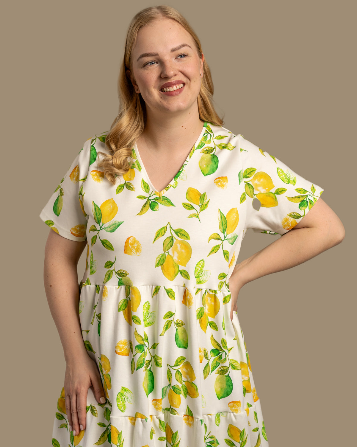 V-pääntiemekko, Limone