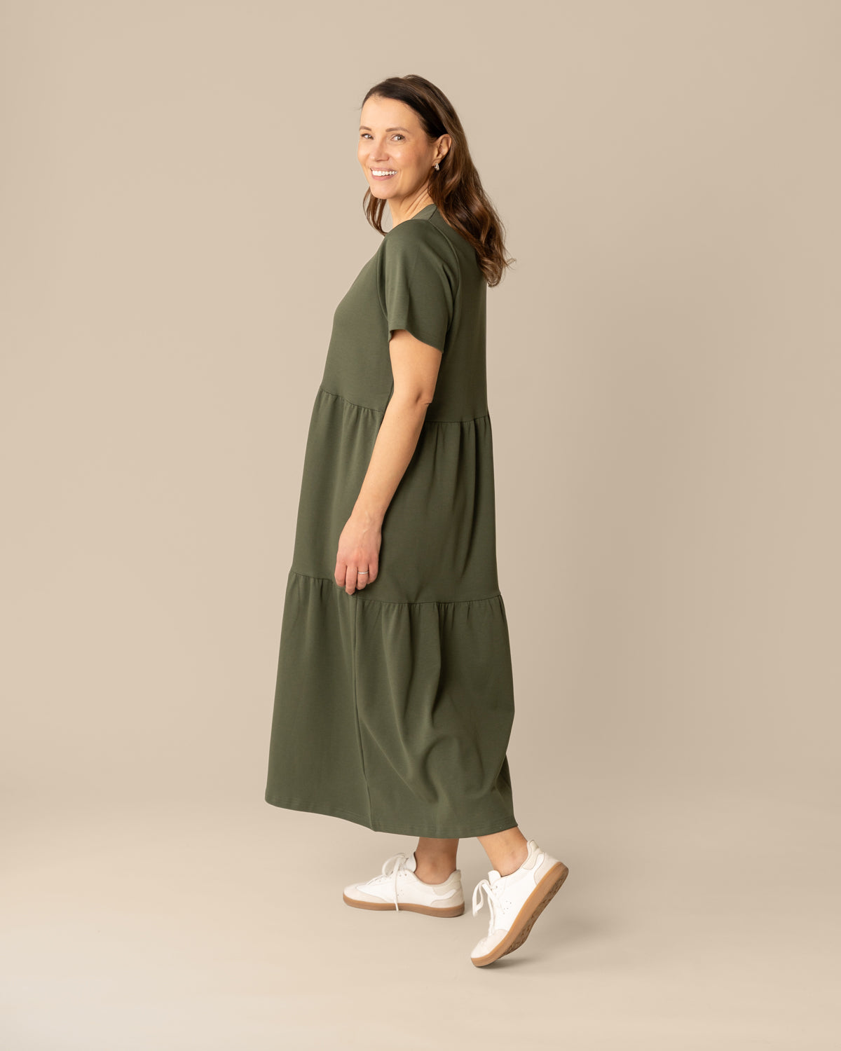 V-pääntiemekko pitkä, khaki