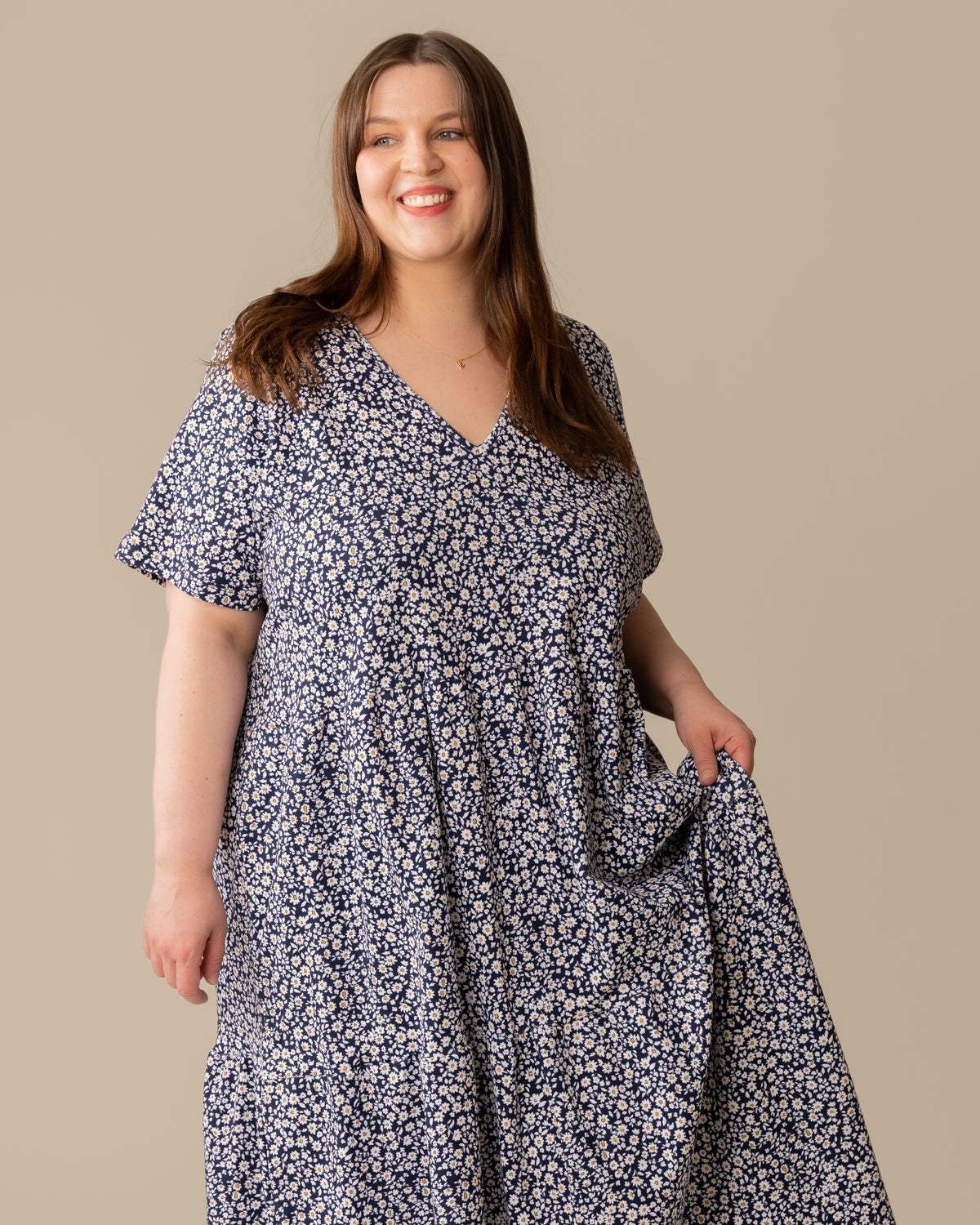 V-pääntiemekko pitkä, sininen päivänkakkara