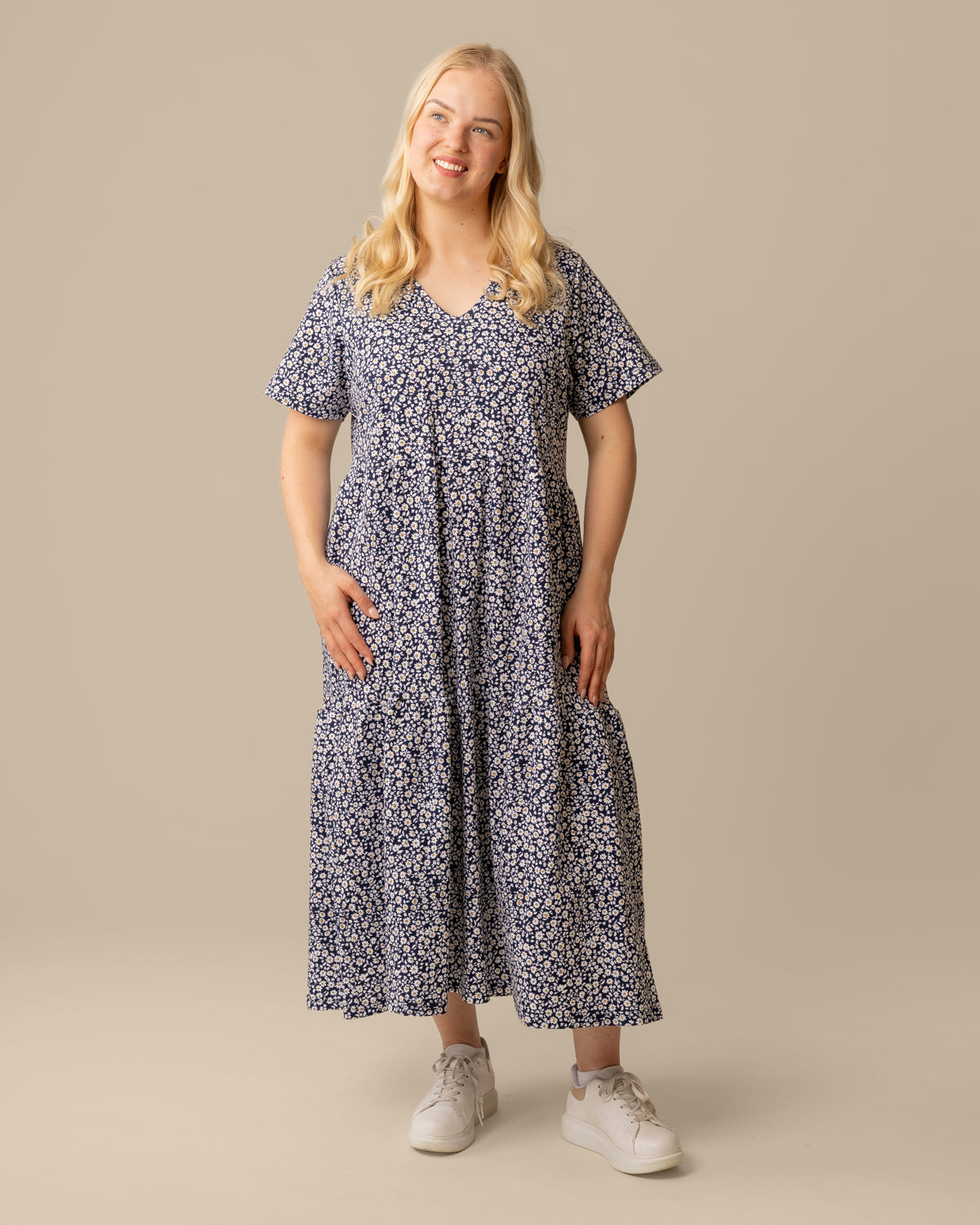 V-pääntiemekko pitkä, sininen päivänkakkara