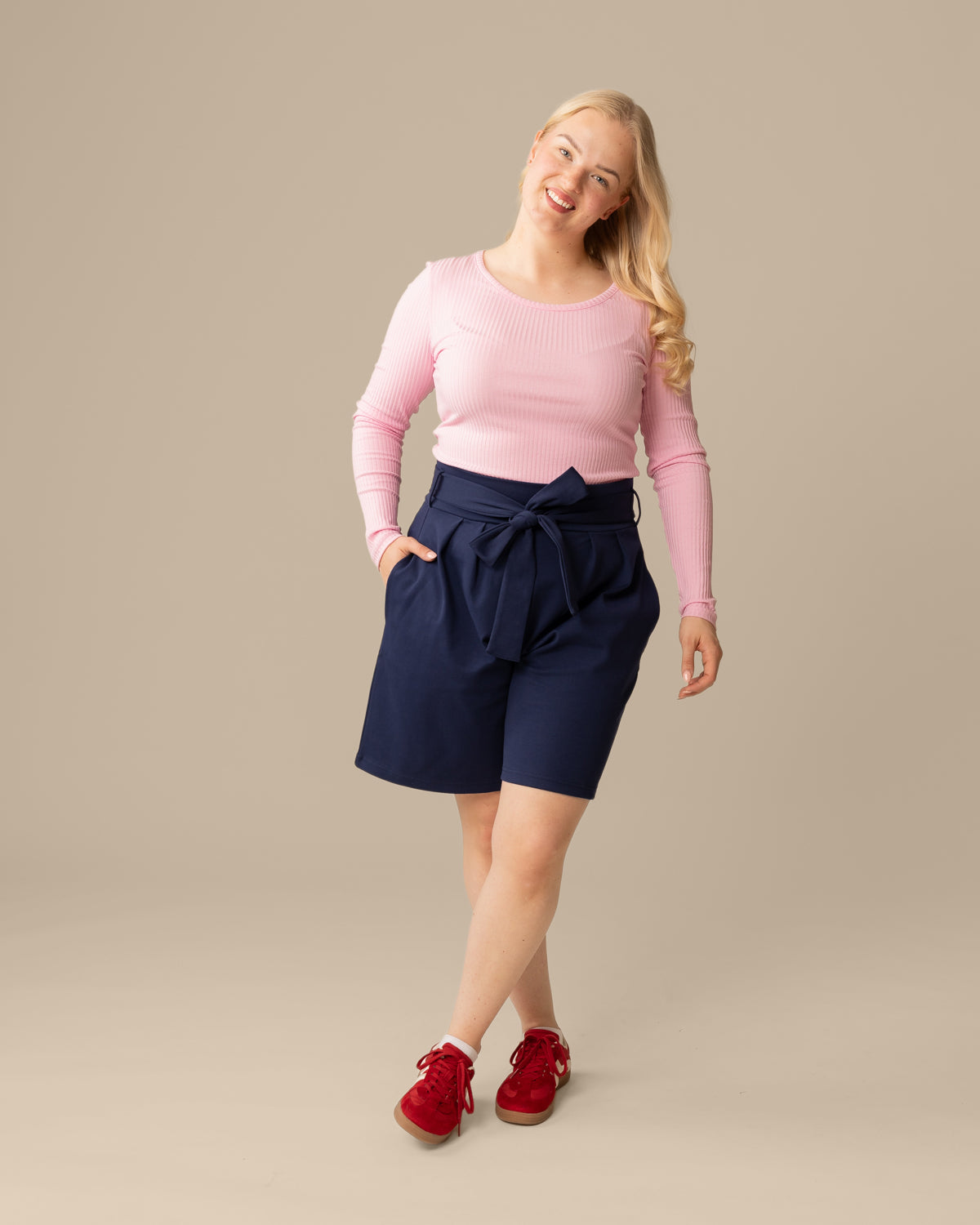 Mukava shortsit, tummansininen