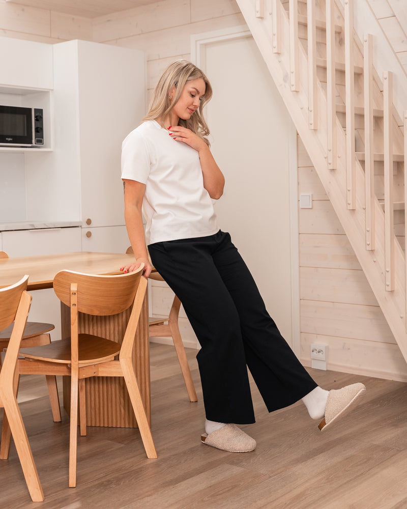 Noki leveät housut musta