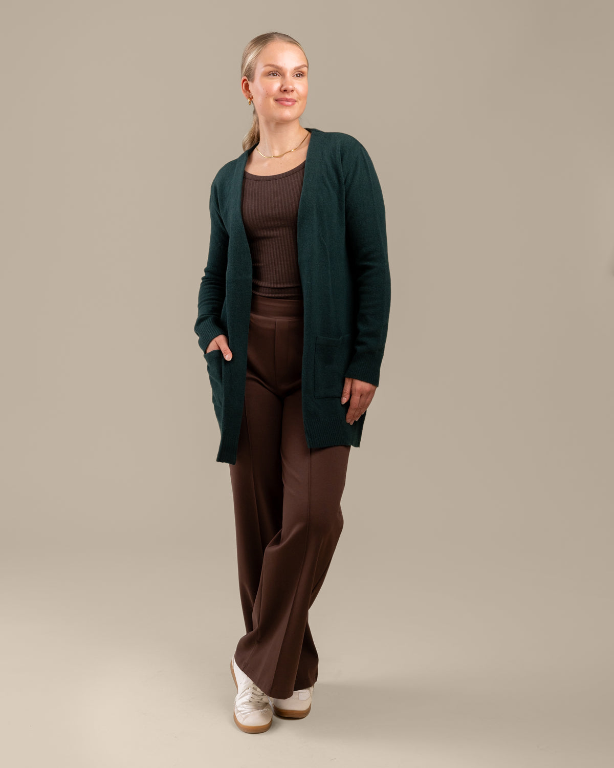 Tyyni Strickjacke, dunkelgrün