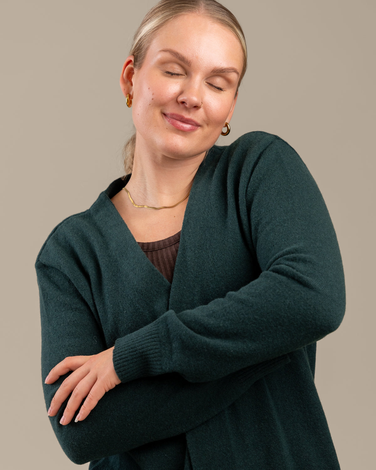 Tyyni Strickjacke, dunkelgrün