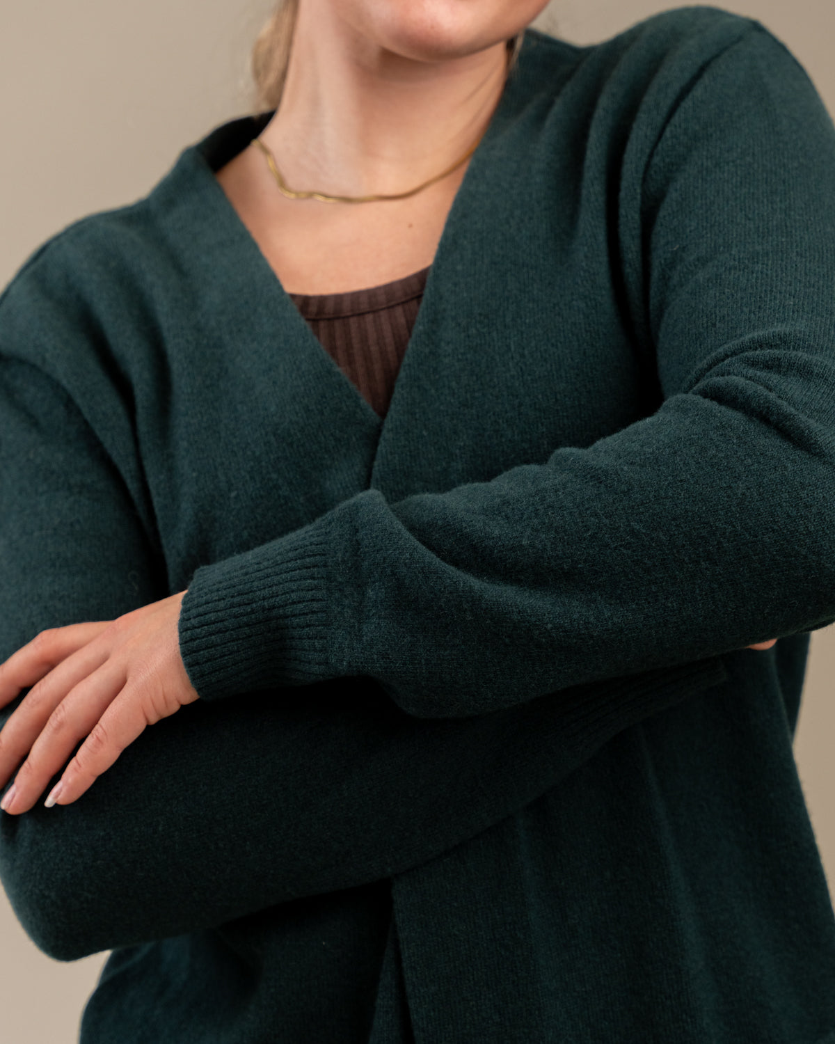 Tyyni Strickjacke, dunkelgrün