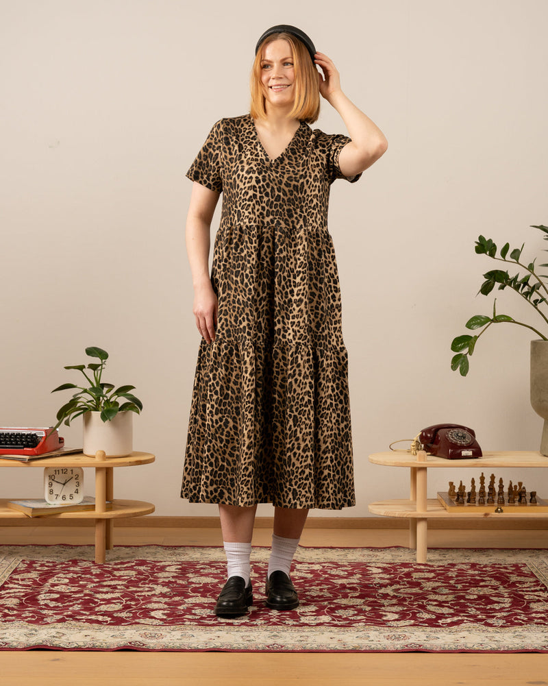 V-pääntiemekko pitkä, leopardi Toive