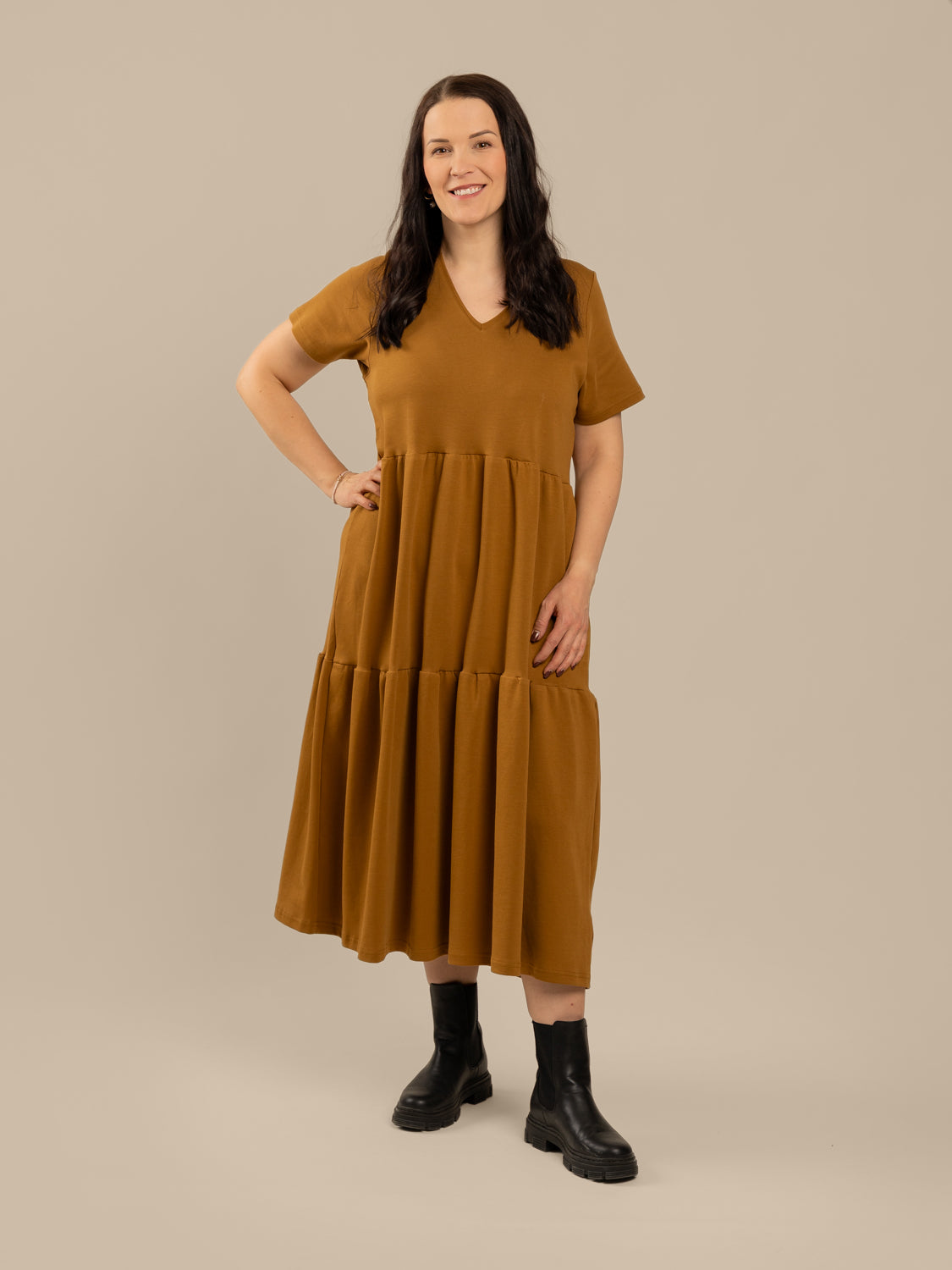 V-pääntiemekko pitkä, pronssi Toive