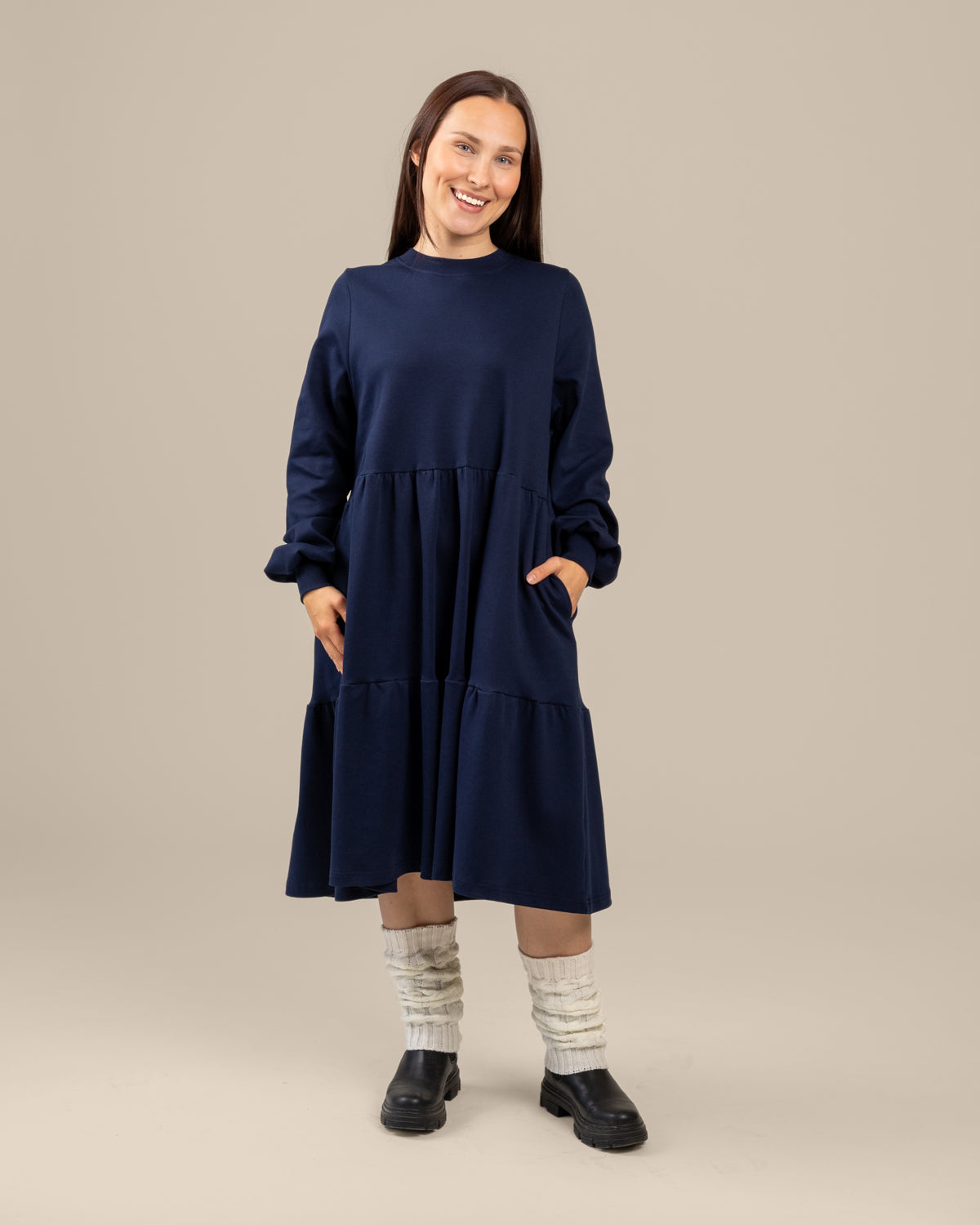 Pitkähihainen mekko, syvä tummansininen